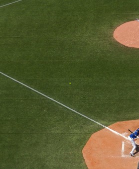 中国竞彩网-暴力鸟告别倒计时，全华班广州队辉煌难续？