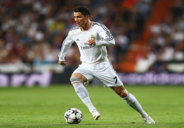 中国竞彩网首页：拜仁后卫斯塔尼希奇伤后首度奔跑，复出之路迎来关键转折