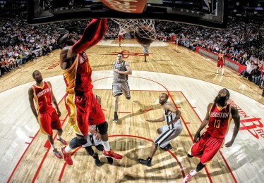 中国竞彩网首页|誓言终成现实！亚泰主场首胜谢晖激活四外援攻势风暴