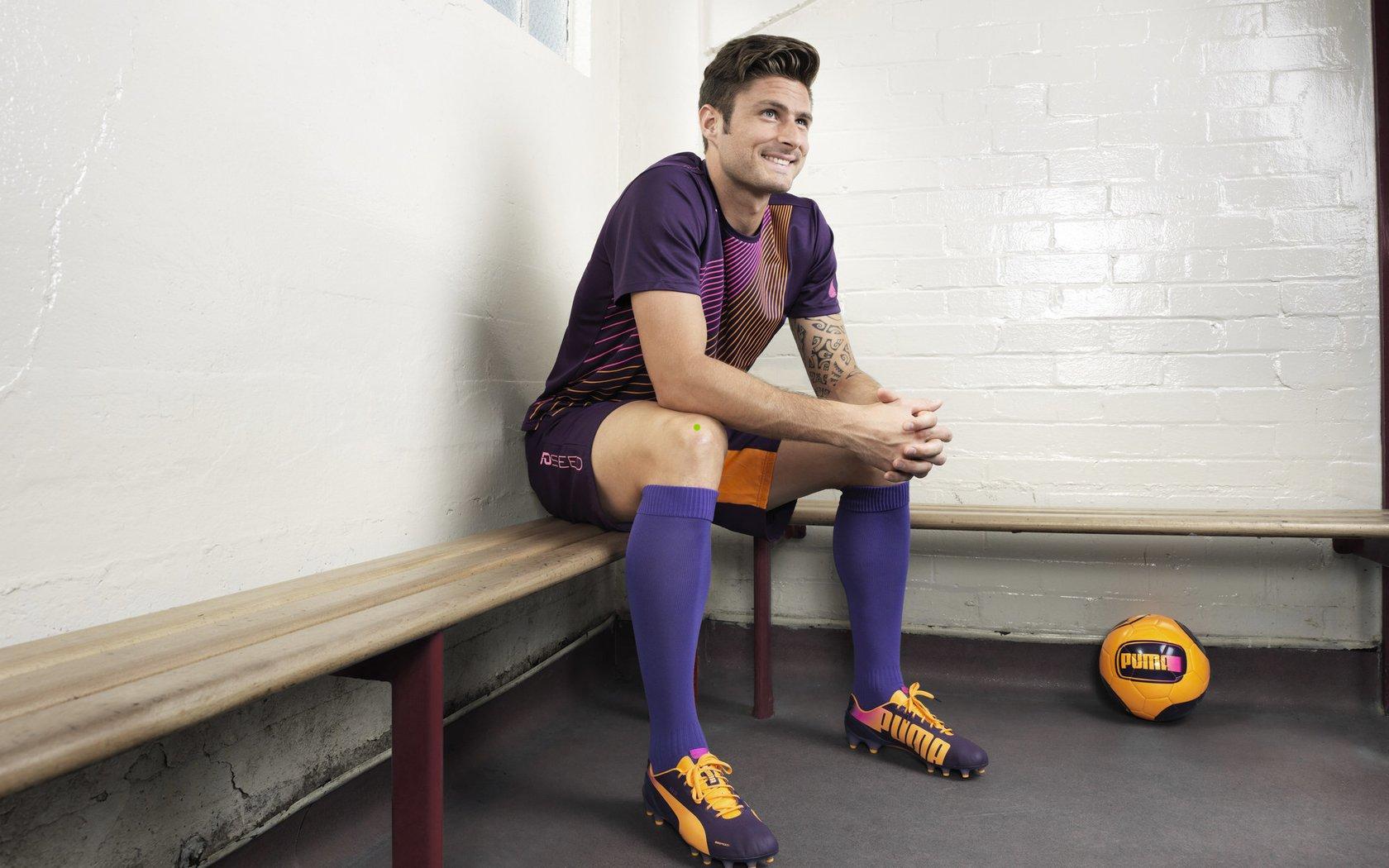 全运会男篮激战,袁堂文突破分球导演攻势,李弘权三分雨锁定胜局